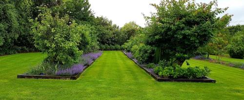 Lepperton Apartment | Belle Maison French Country Stay