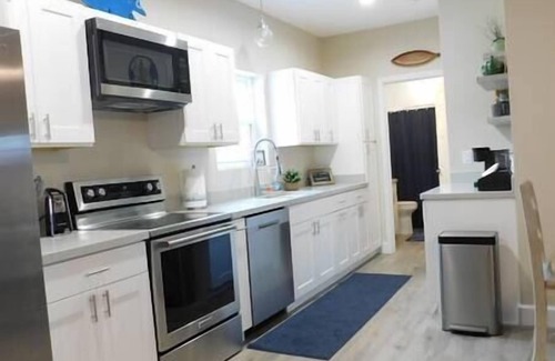 Salem House | Belle Pines Retreat - Pine Shaded Hideaway