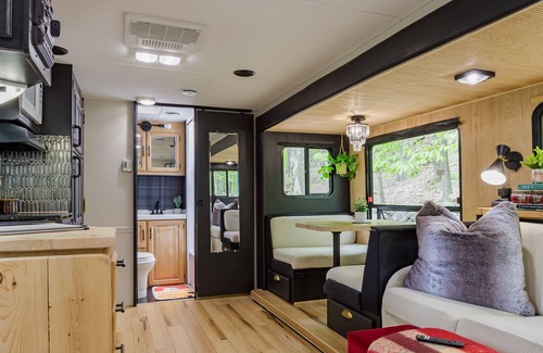 Highmount House | Belleayre Glamper Mountaintop Getaway in Catskills