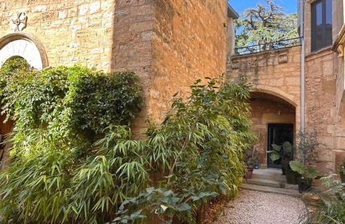 Cournonsec House | Belles chambres et SPA, en pleine nature