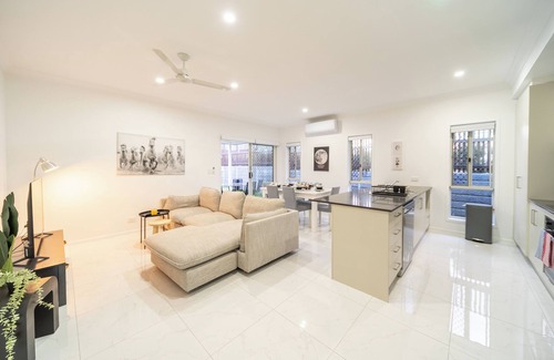 Ripley House | Bellevue 2024 Newly Built Home - 4 Bedroom 2 Bathroom with BBQ near Ipswich