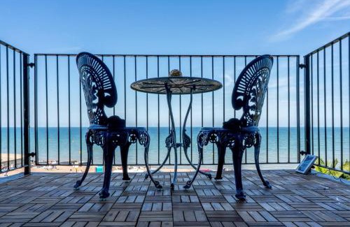 Herne Bay Apartment | Bellevue By The Bay - Luxury Beach Pad, Panoramic Sea Views