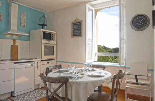 Le Palais House | Belliloise house private garden chic country style decoration
