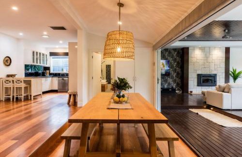 Tootgarook House | Bellini Bliss with Gas Heated Pool