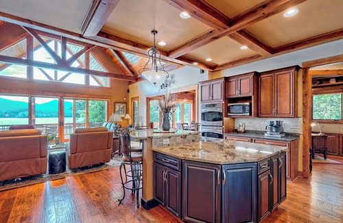 Hiawassee House | Bellissimo at Lake Chatuge - by Chatuge Home Concierge. Lakefront, hot tub, dock, shuffleboard