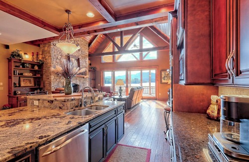 Hiawassee House | Bellissimo at Lake Chatuge - by Chatuge Home Concierge. Lakefront, hot tub, dock, shuffleboard