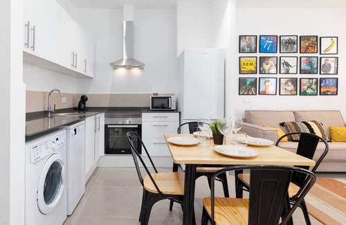 Jesus Apartment | Belmar Apartments A. WiFi + A/C + 6 Pax