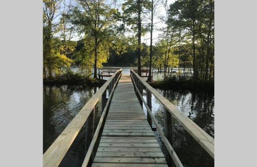 Harbor House House | Belmont NC Riverfront 2-Bedroom Garden Suite