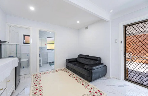 Belmore House | Belmore Brand new renovated 3Br house|AC & ParkingnnSharennSaven