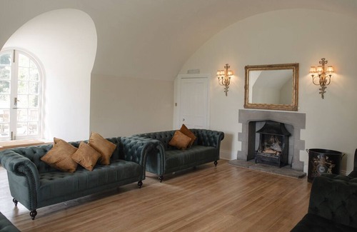 Hallington Villa | Belsay Tower Estate - Fifteen Bedroom Villa, Sleeps 30