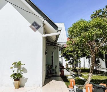 Kampung Mawar Ski Chalet | Belukar Lodges Private Homestay