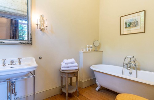 Biddestone Cottage | Belvedere, Euridge - Sleeps 9 guests in 4 bedrooms