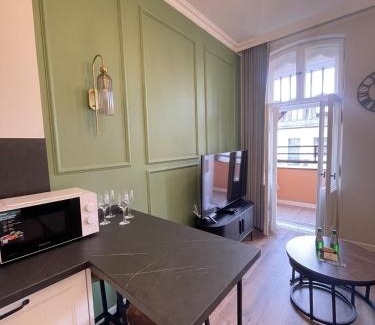 Sroda Slaska Apartment | Belvedere Old Town with Balcony AC Progres