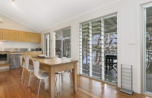 Pretty Beach House | 'Belvidere Cottage' by Accom Holidays