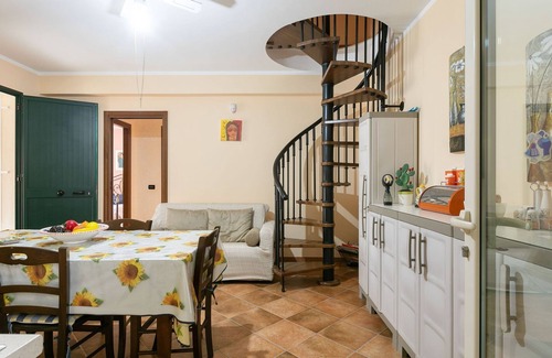 Solfarelli House | Belvilla by OYO Villa Kiara