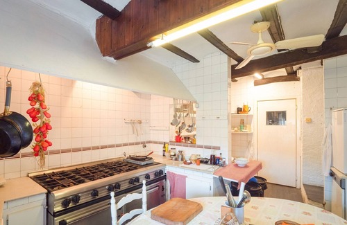 Tolva House | Belvilla by OYO Casa Notari