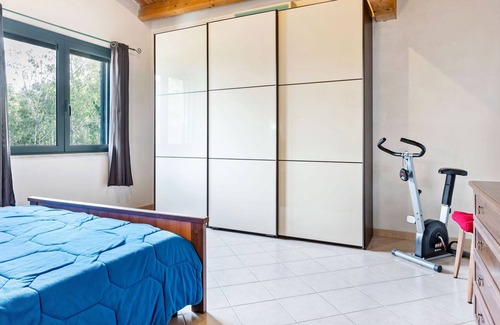 Santa Giusta House | Belvilla by OYO Villa Manca