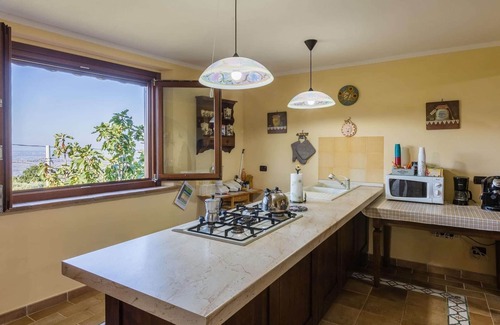 Sonnino Villa | Belvilla by OYO Villa Casetta