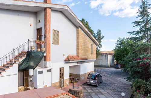 Assoro House | Belvilla by OYO Villa Zagara