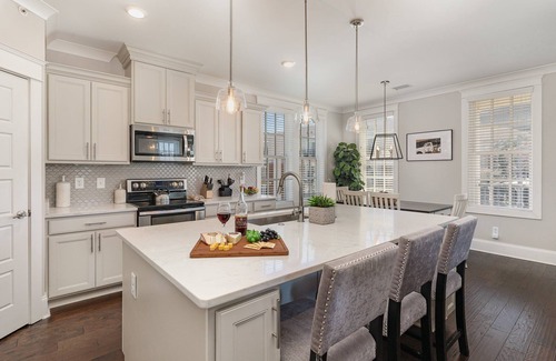 West End House | Belwood Manor-Across from Parthenon-5 Min Broadway
