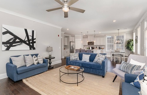 West End House | Belwood Manor-Across from Parthenon-5 Min Broadway