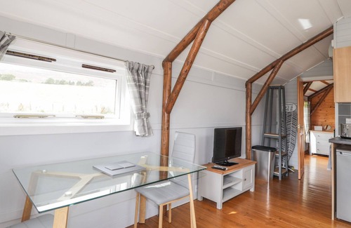 Aberlour Cottage | BEN VIEW, character holiday cottage, with a garden in Dufftown