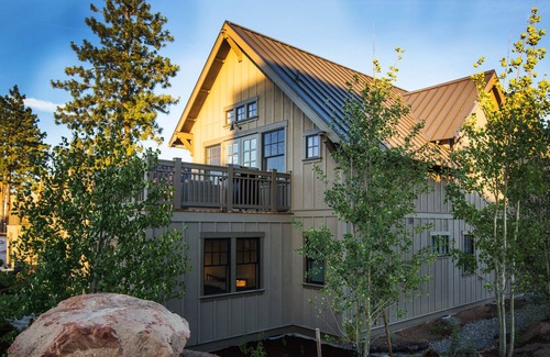 Bend House | Bend ~ 24-hr staff ~ gorgeous kitchen ~ comfy beds ~ W/D ~ Cascade Lakes ~ 🐶