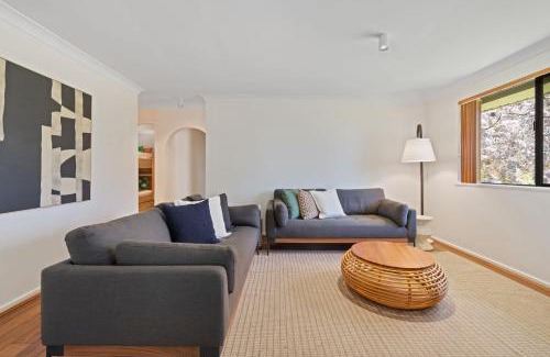 Nashdale House | Bendalong - Rural Retreat, Short Drive to CBD