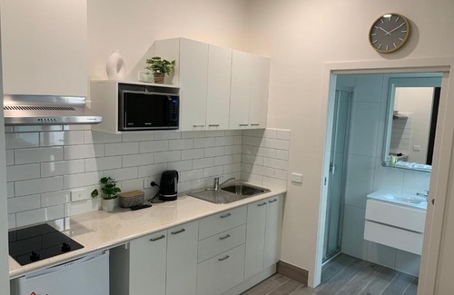 Golden Square Hotel | BENDIGO HIGH ST MOTEL - KING Beds