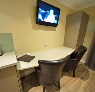 Bentley Hotel | Bentley Motel