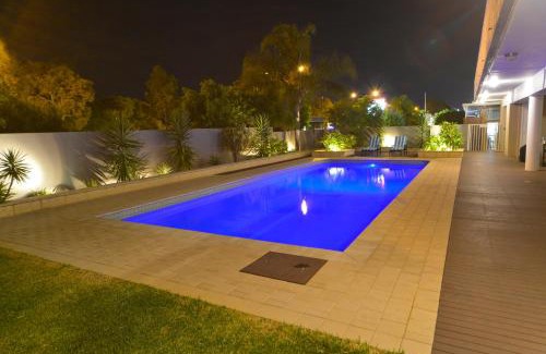 Bentley Hotel | Bentley Motel