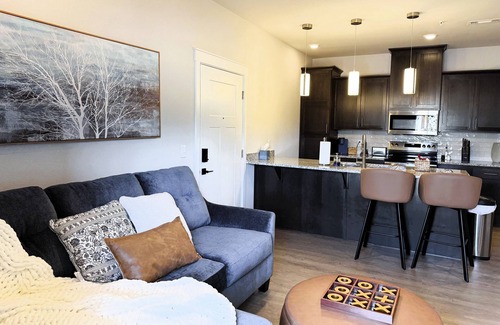 Bentonville Apartment | Bentonville Fall Retreat Trails, Festivals & Luxury Comfort