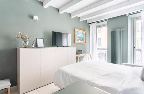 Borgo San Leonardo Apartment | Bergamo Center [SUITE MIA] - Modern & Green + WiFi