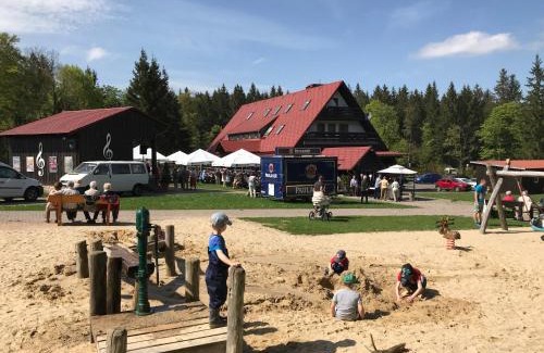 Friedrichroda Apartment | Berggasthof Heuberghaus, direkt am Rennsteig