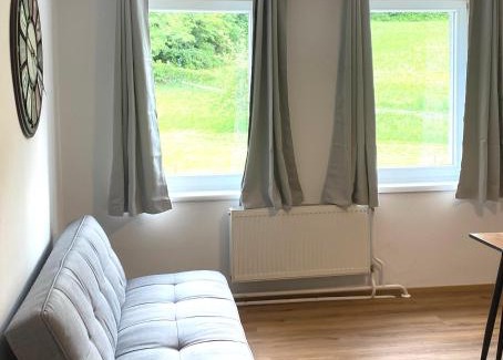 Grafenbach Apartment | Bergluft TOP 3 Modern Apartment with 2 bedrooms 1 hour from Vienna - Parking & 24 hour Self Check-in