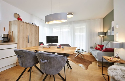 Garmisch-Partenkirchen Apartment | BergZeit - Modern ground floor flat with garden