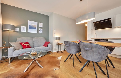 Garmisch-Partenkirchen Apartment | BergZeit - Modern ground floor flat with garden