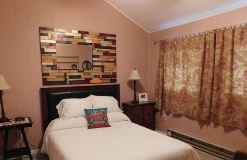 Hinsdale Cottage | Berkshire Cottage on Ashmere Lake