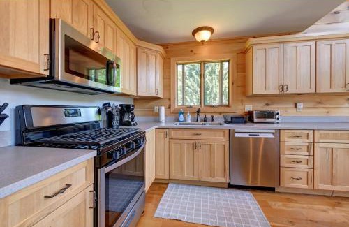 Great Barrington House | Berkshire Vacation Rentals: Great Barrington Cabin Sleeps 14 Walk To Town