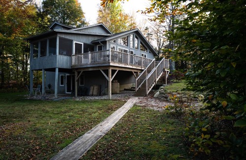 Becket House | Berkshire Vacation Rentals: Beautiful Lakeside Cabin