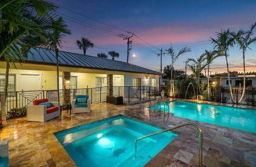 Singer Island Apartment | Bermuda Bungalows (Tropical Island Getaway)