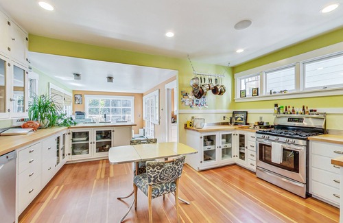 Bernal Heights House | Bernal Heights spacious oasis 2b 2ba w/Garden & Laundry
