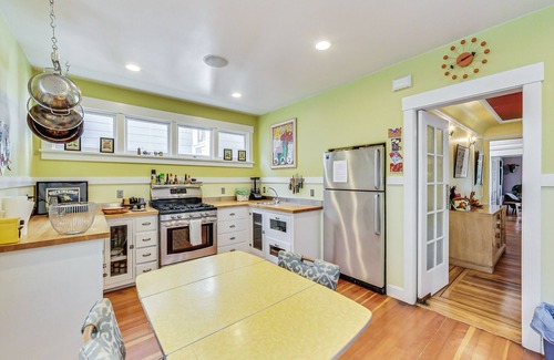 Bernal Heights House | Bernal Heights spacious oasis 2b 2ba w/Garden & Laundry