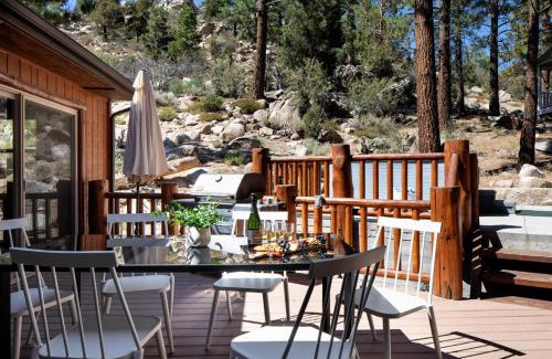 Eagle Mountain Estates House | Bernard by AvantStay Luxurious Cabin in Big Bear w Hot Tub Pool Table