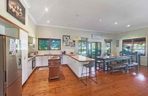 Bellbird House | Bernstein Estate