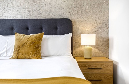 Berry Hotel | Berry Village Boutique Motel