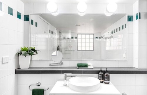 Berry Hotel | Berry Village Boutique Motel