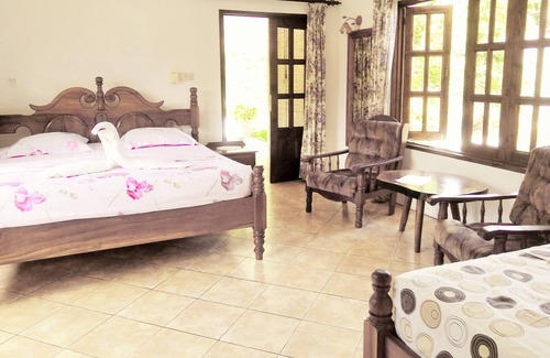La Passe Bed & Breakfast | Beryl Guesthouse - Koko Room, near village, Anse Severe 5mn by bike