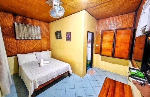 Port Barton Bed & Breakfast | Besaga Beachfront B&B - Port Barton