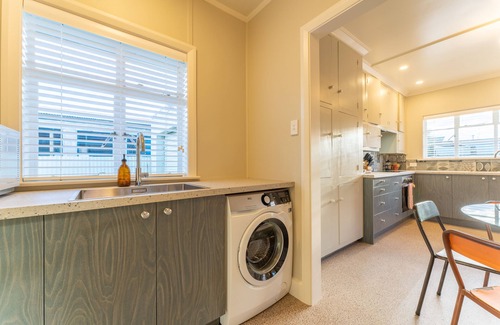 Waimate House | Best Accommodation in Town!